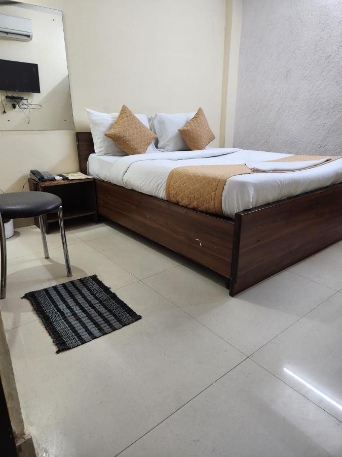 Hotel cozy cave Nueva Delhi Exterior foto